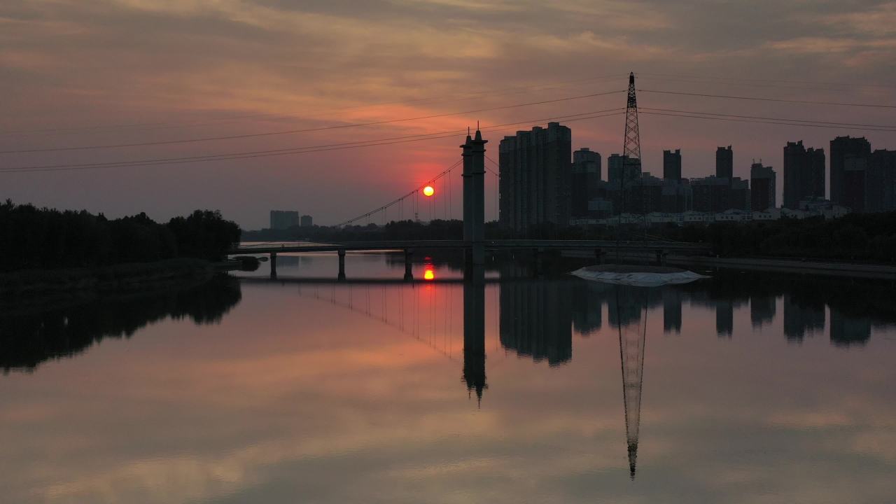 日落下的城市之桥