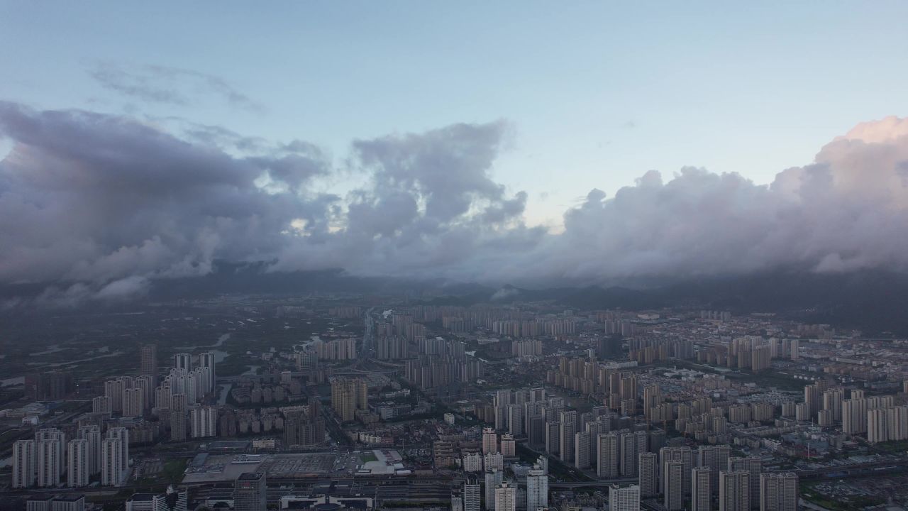 城市清晨日出彩霞航拍