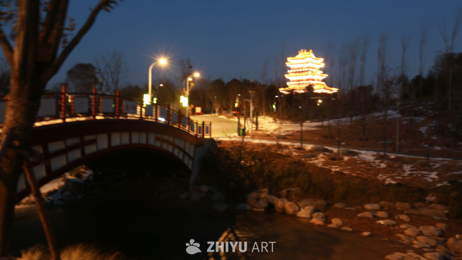 夜色中的古桥与塔