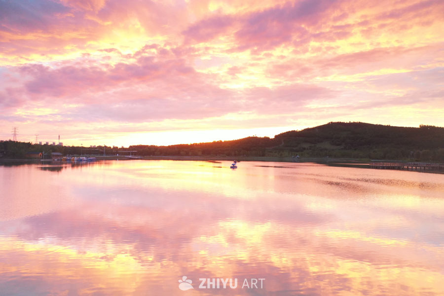 湖畔夕阳