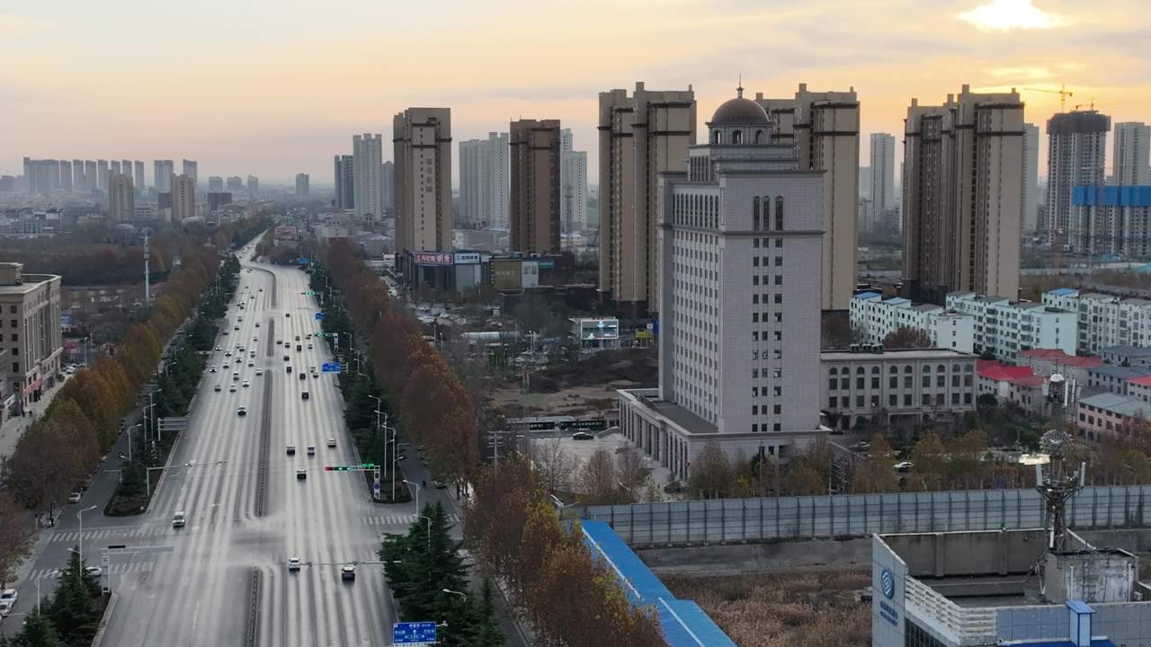 城市黄昏车流