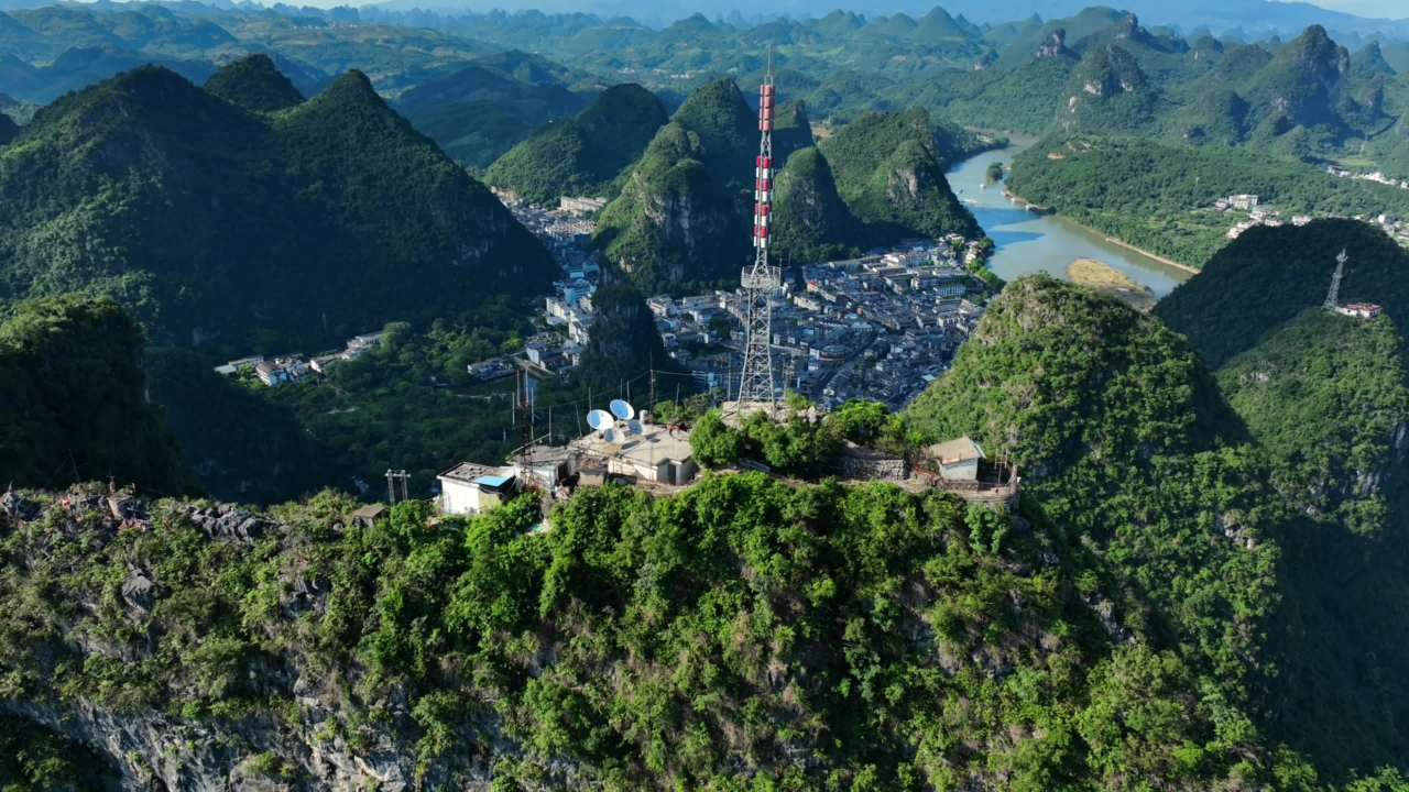 山间村落与自然美景