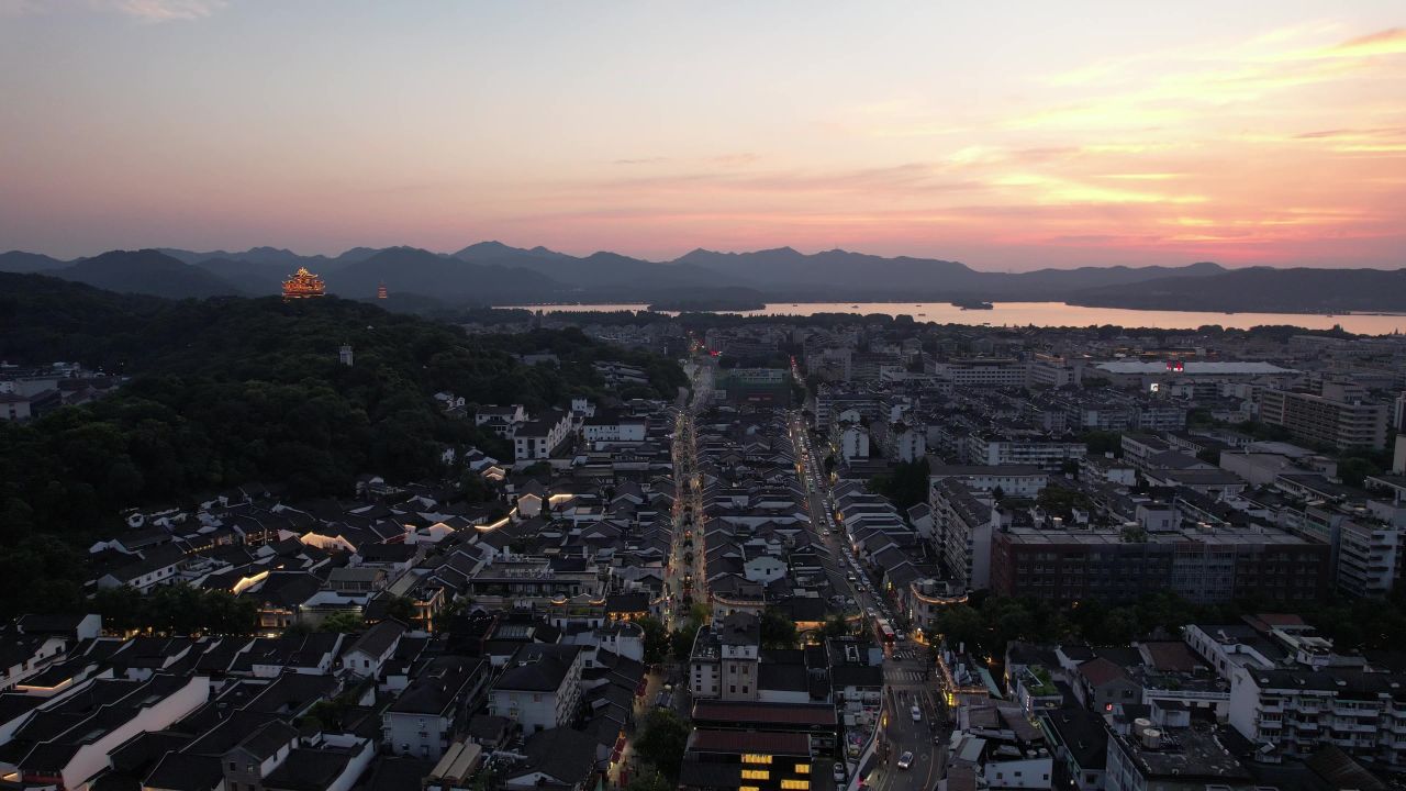 浙江杭州西湖河坊街夜幕降临晚霞