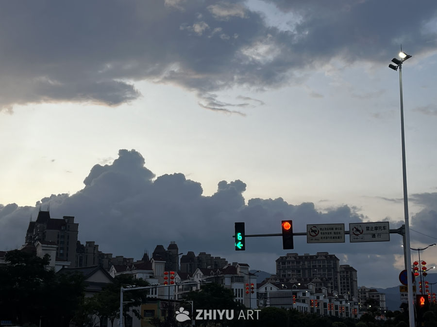 黄昏城市街景