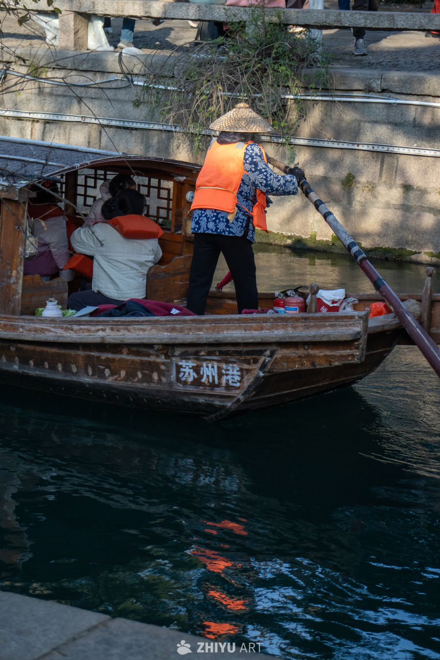 苏州水乡游船景