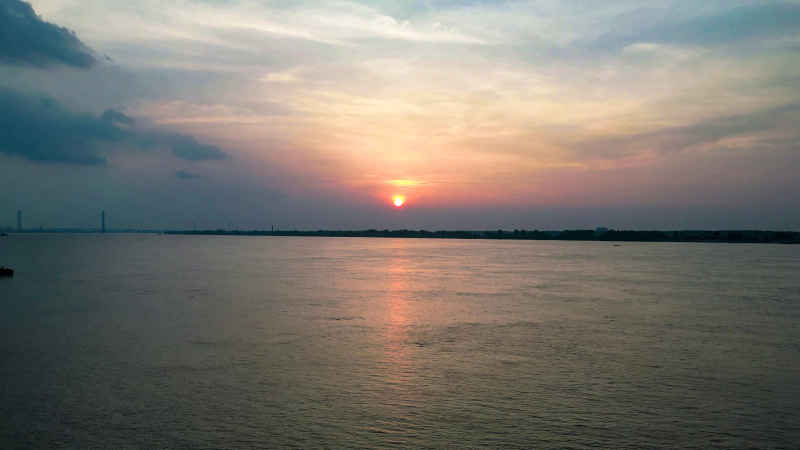 航拍长江日落晚霞夕阳