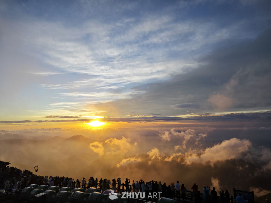 武功山日出