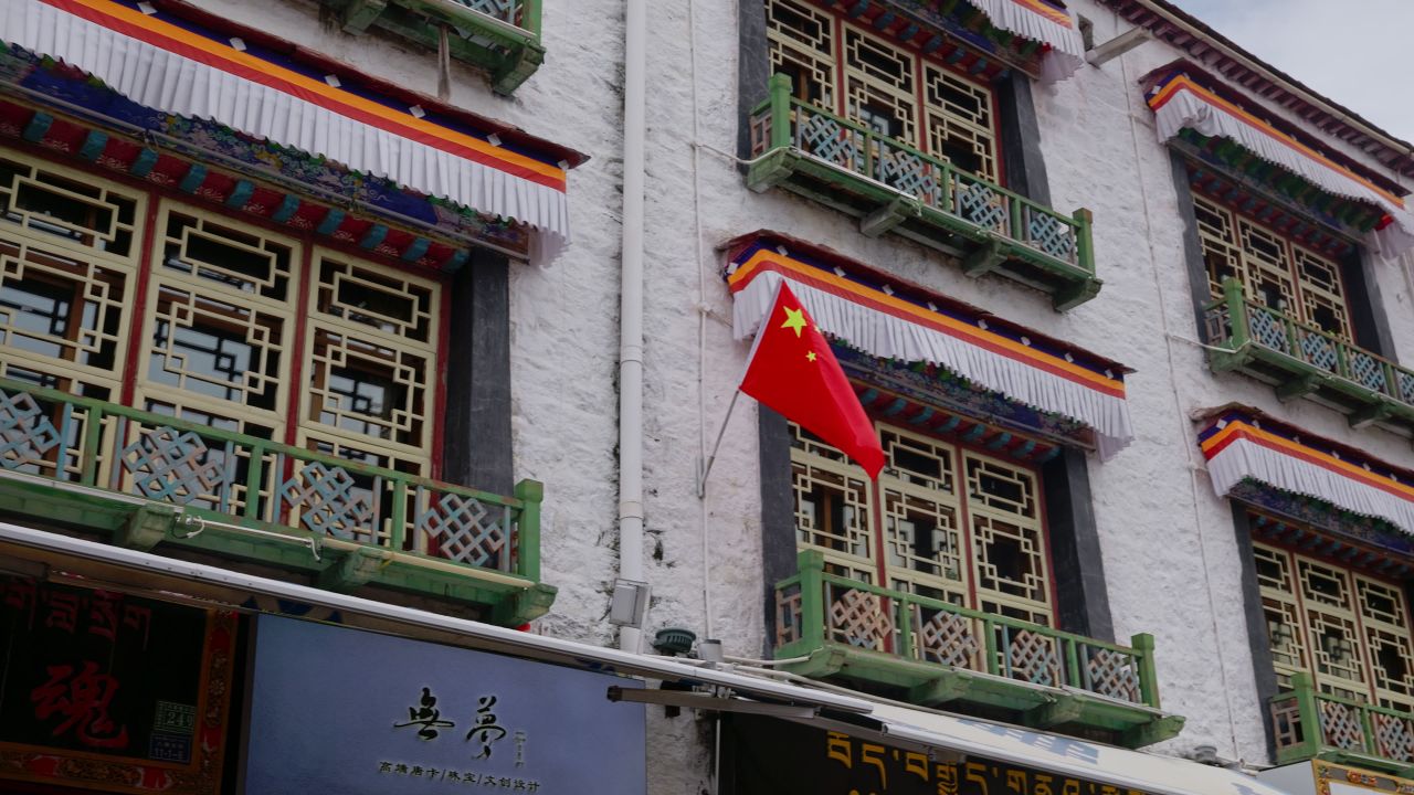 西藏拉萨布达拉宫城市建筑风光