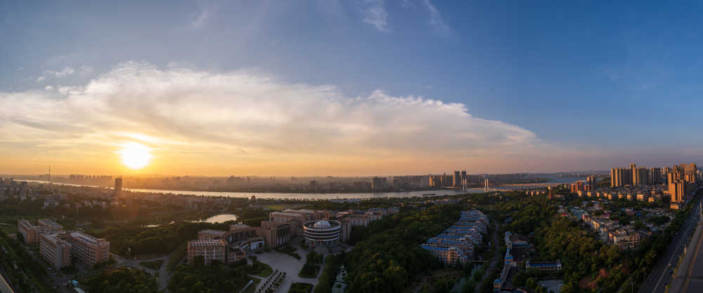 湖南工程学院日落全景