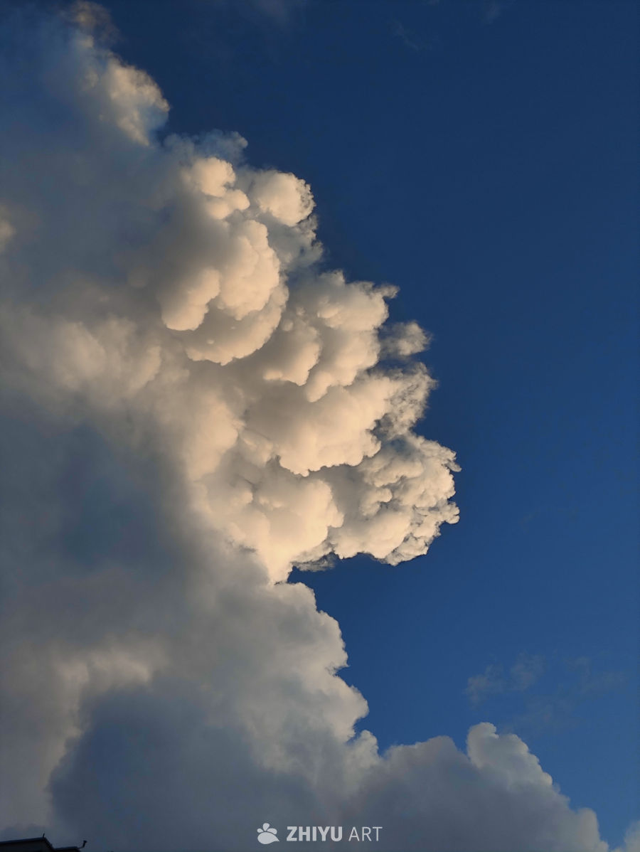 蓝天白云的静谧之美
