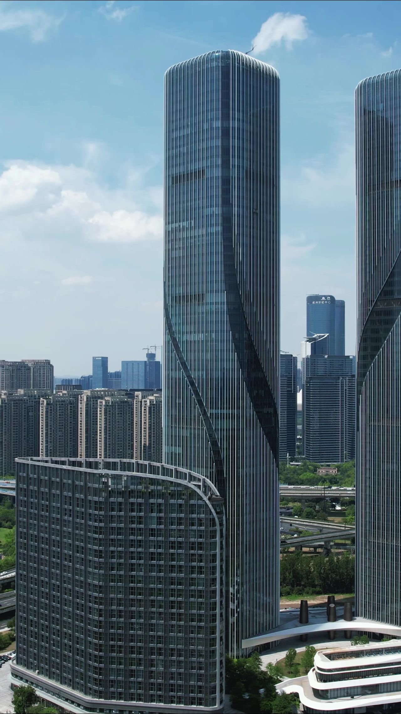 浙江杭州城市风光智慧双子塔竖屏航拍 