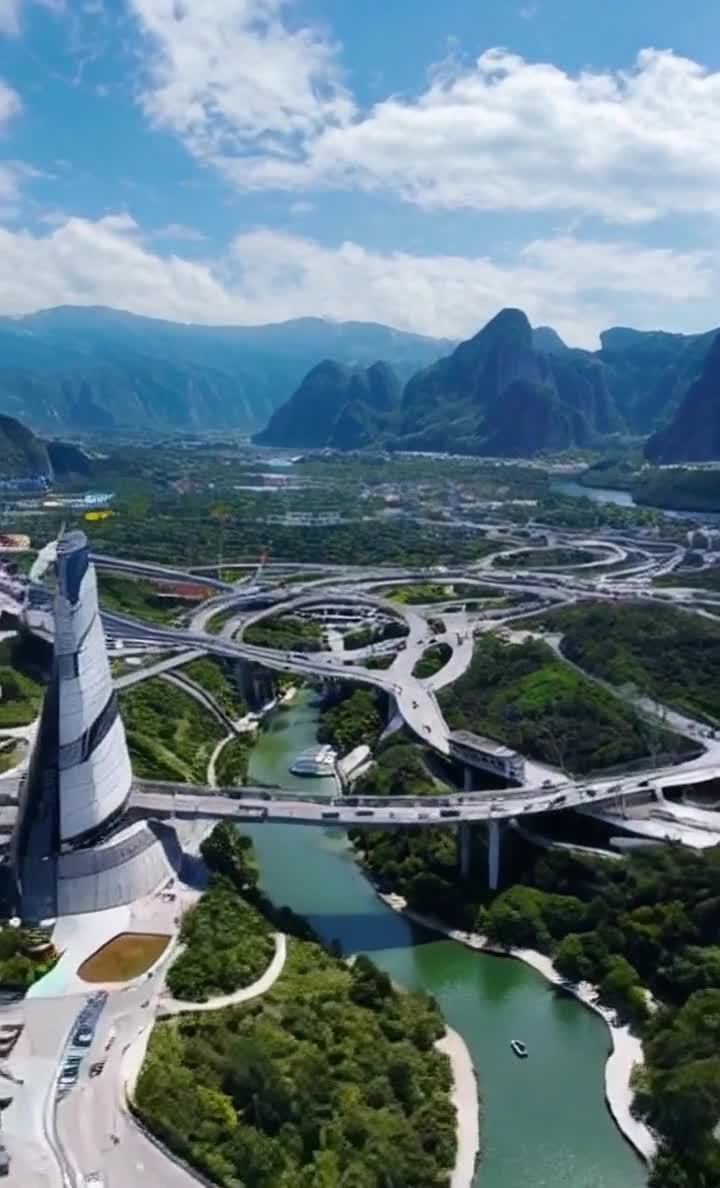 山区未来交通枢纽，多层立交桥与河流交汇