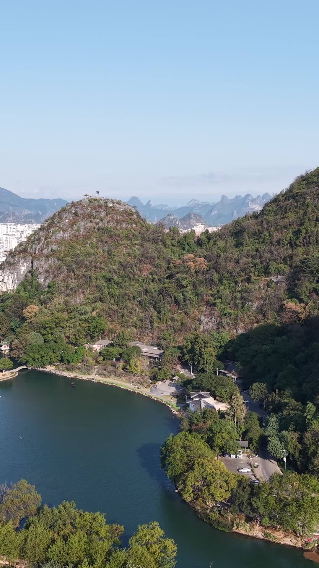 竖版航拍桂林穿山公园 (1)