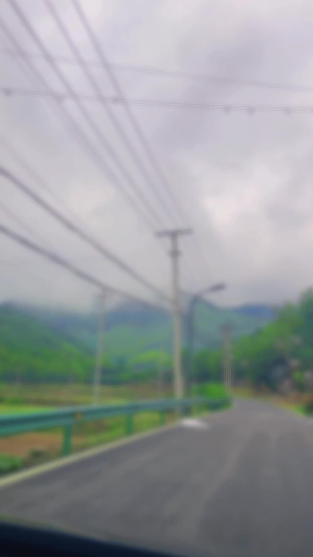 雨后的乡村一景