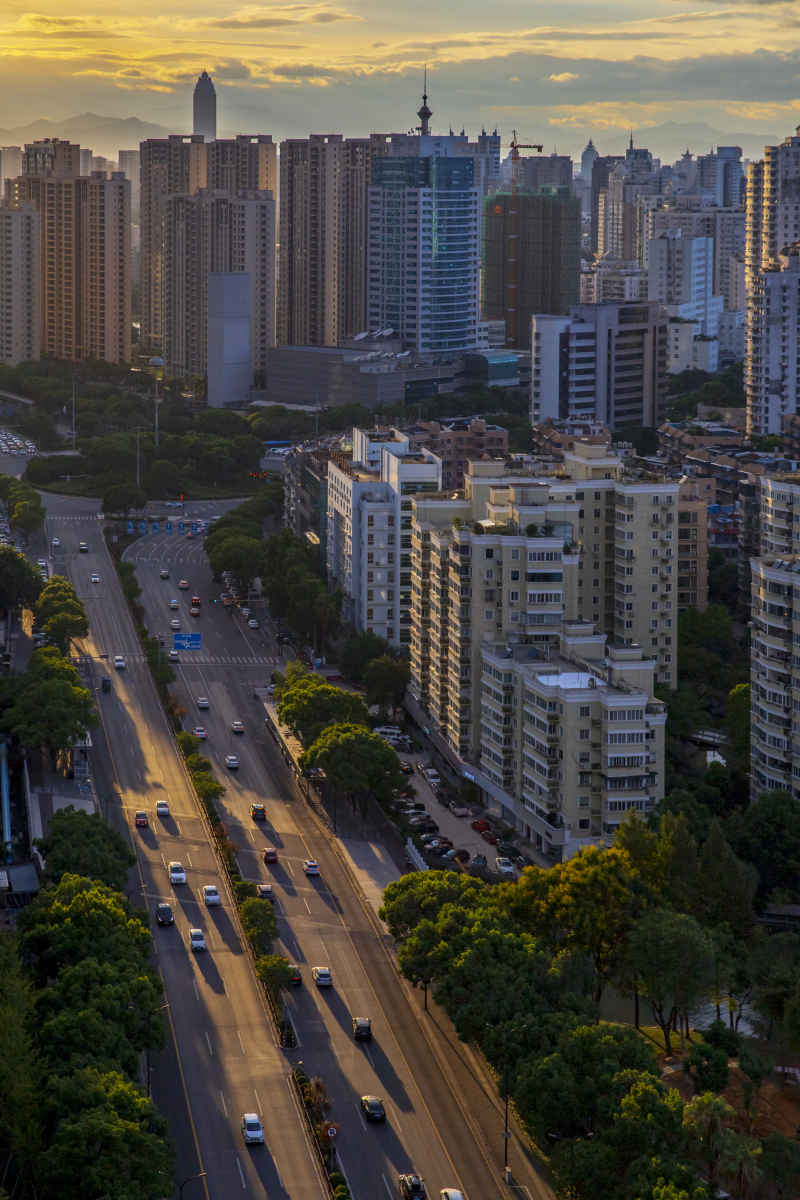 午后的城市