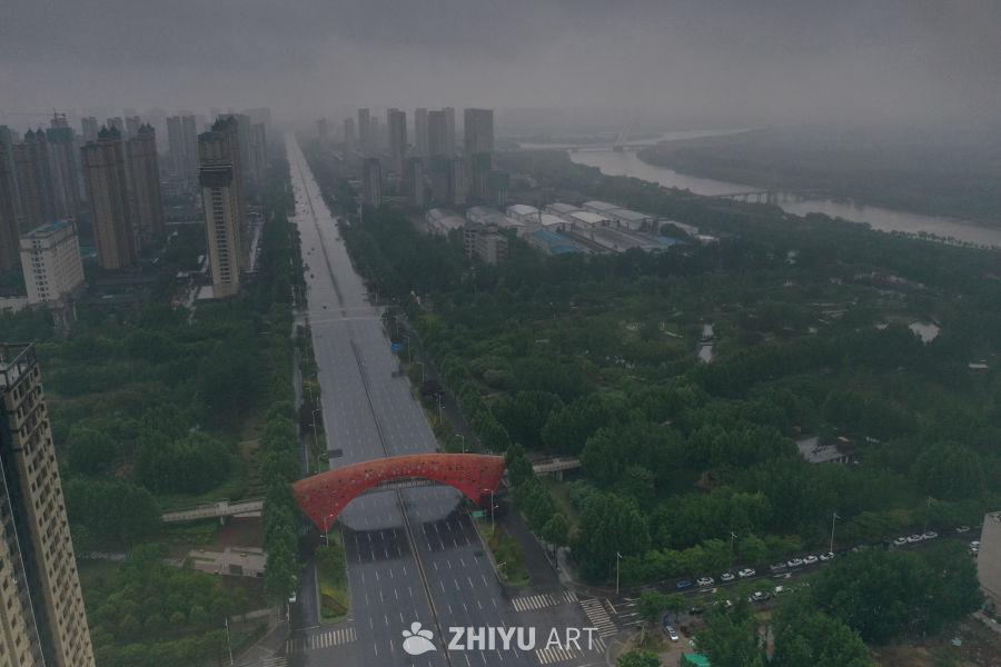 城市雨后景象