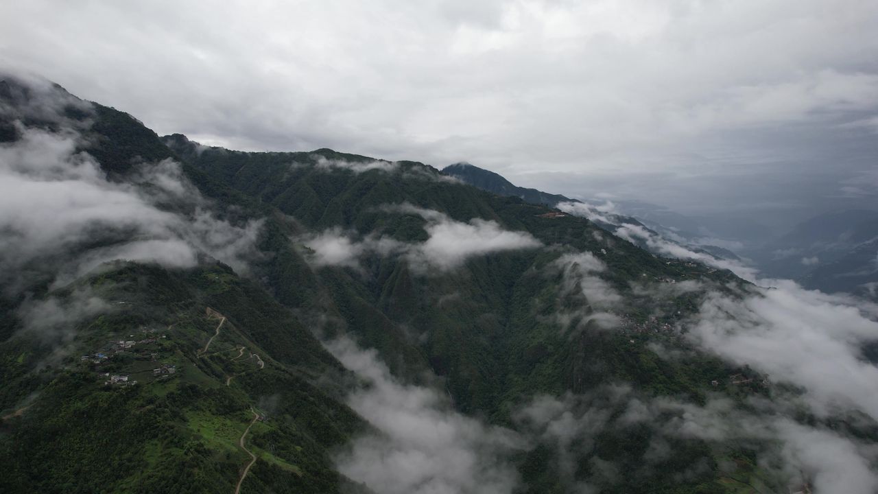 怒江大峡谷云雾缭绕仙境