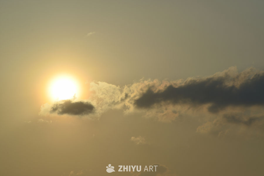 夕阳余晖下的宁静时光