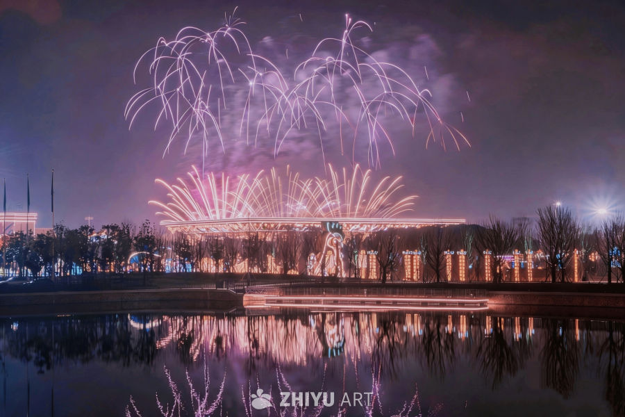 烟火入镜，新年大吉。