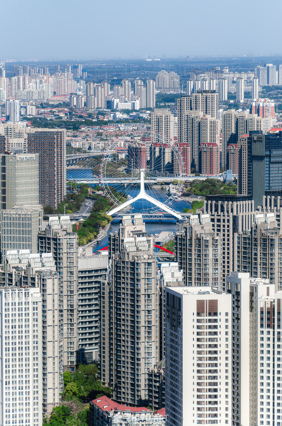 天津摩天轮与城市景观