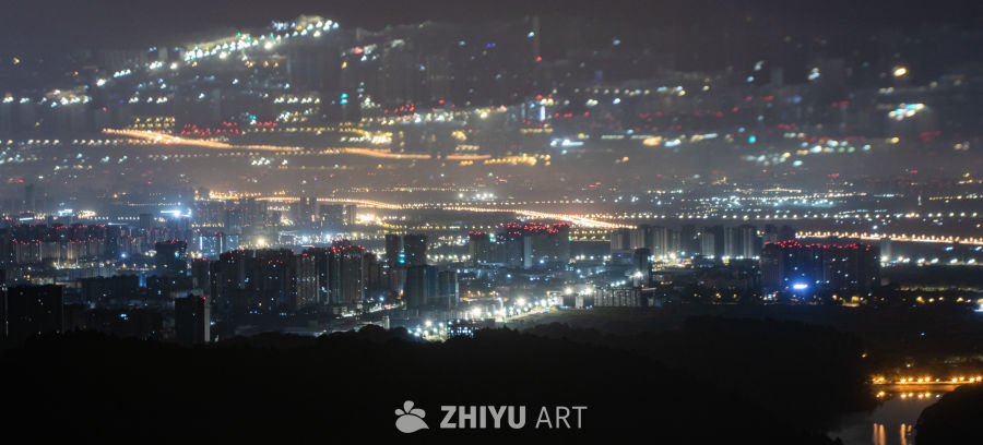 夜幕下的城市灯火