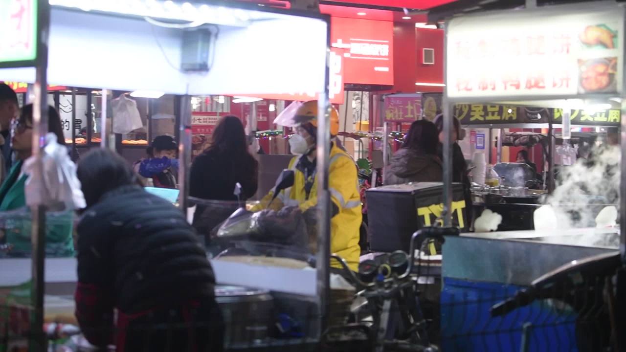 夜市的繁忙时光