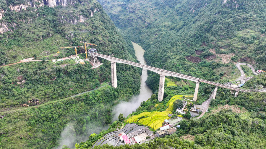 航拍铁路火车桥梁 峡谷瀑布 14