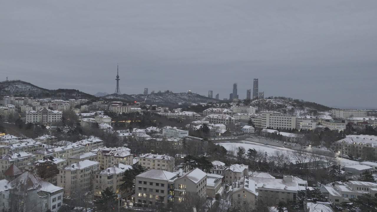 青岛老城区信号山海边雪景航拍 14