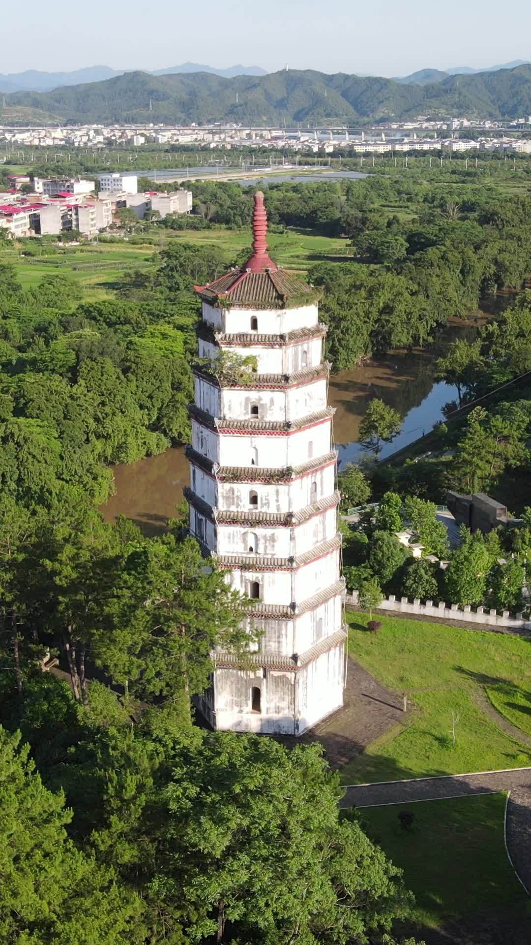 古塔与城市的和谐共存