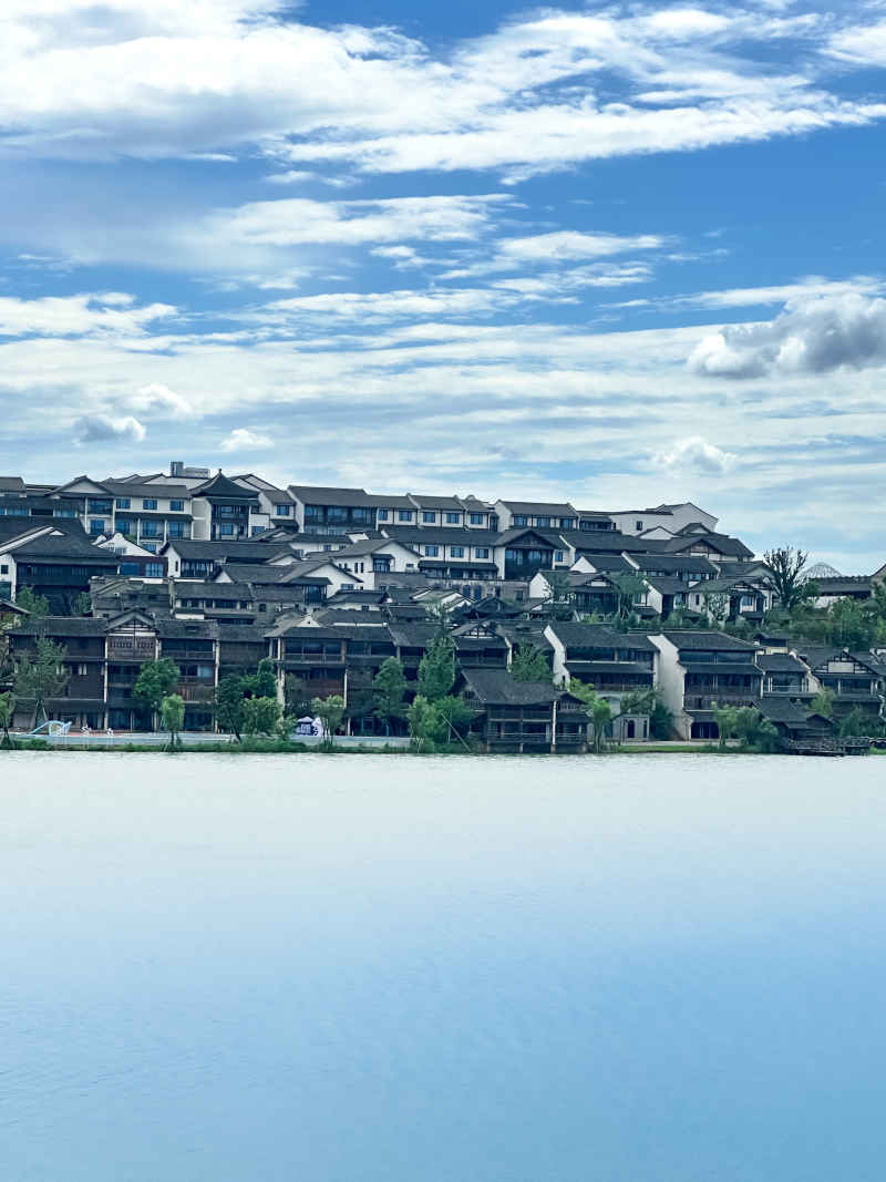依山傍水