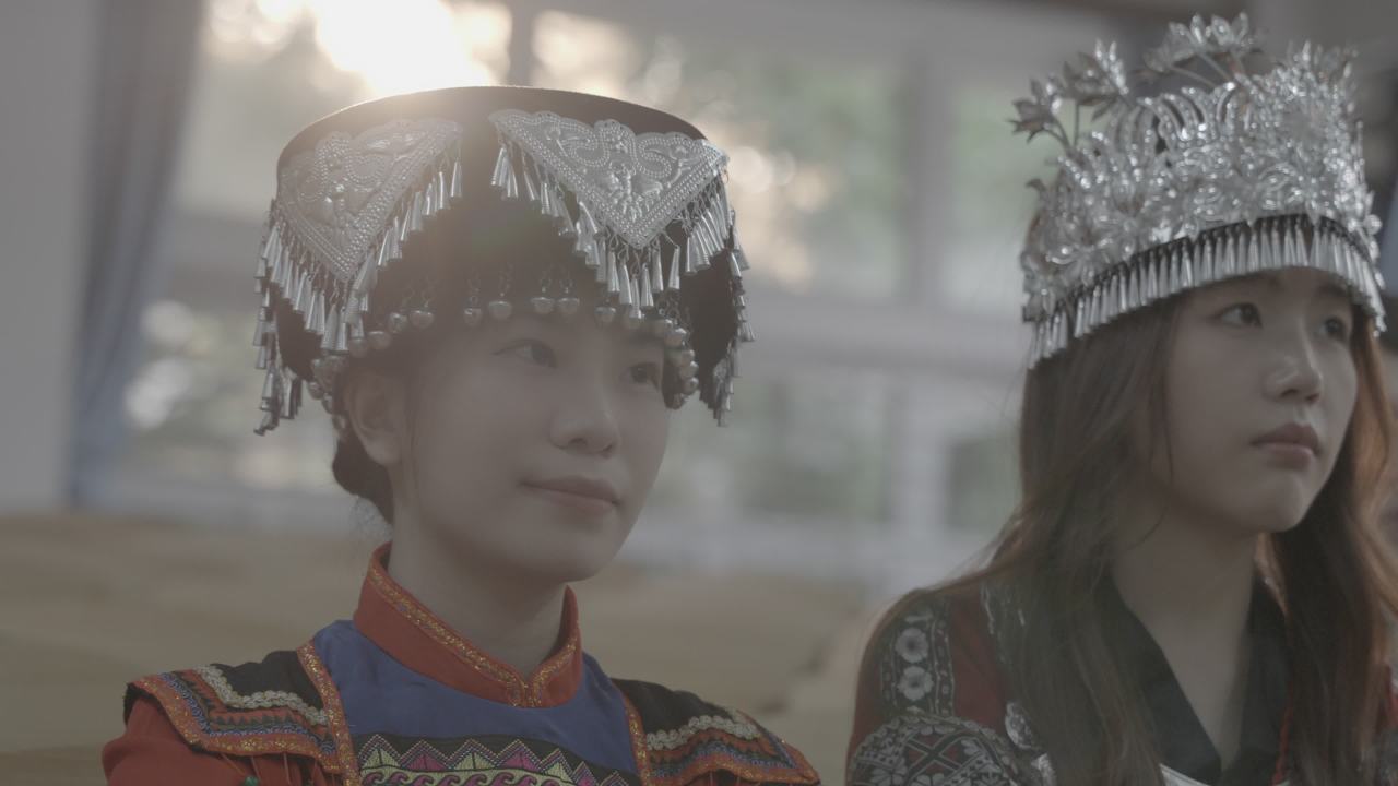 民族盛装的优雅
