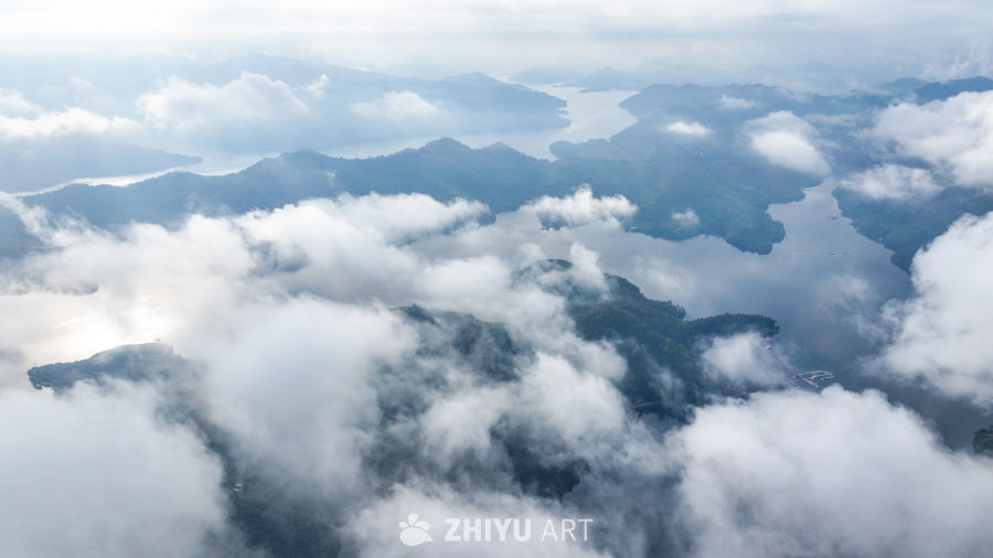 航拍云雾缭绕湖泊美景湖光山色自然风光 3