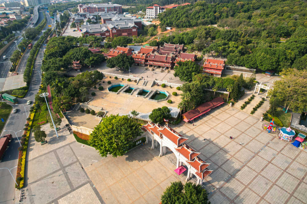航拍厦门青礁慈济宫景观