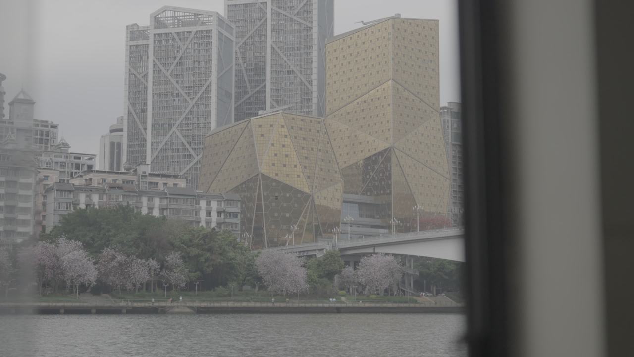 游船 13