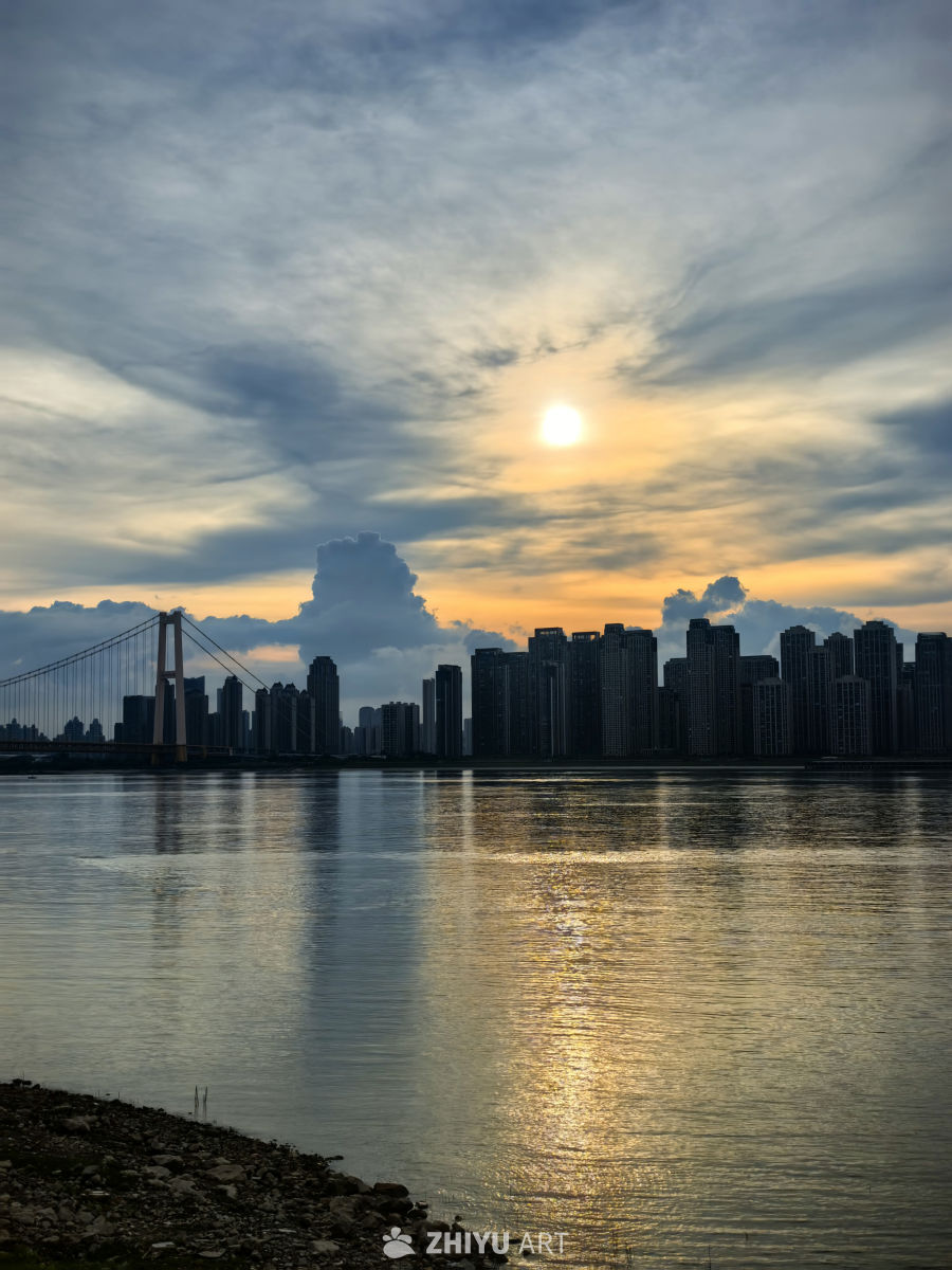 鹦鹉洲大桥夕阳与晚霞