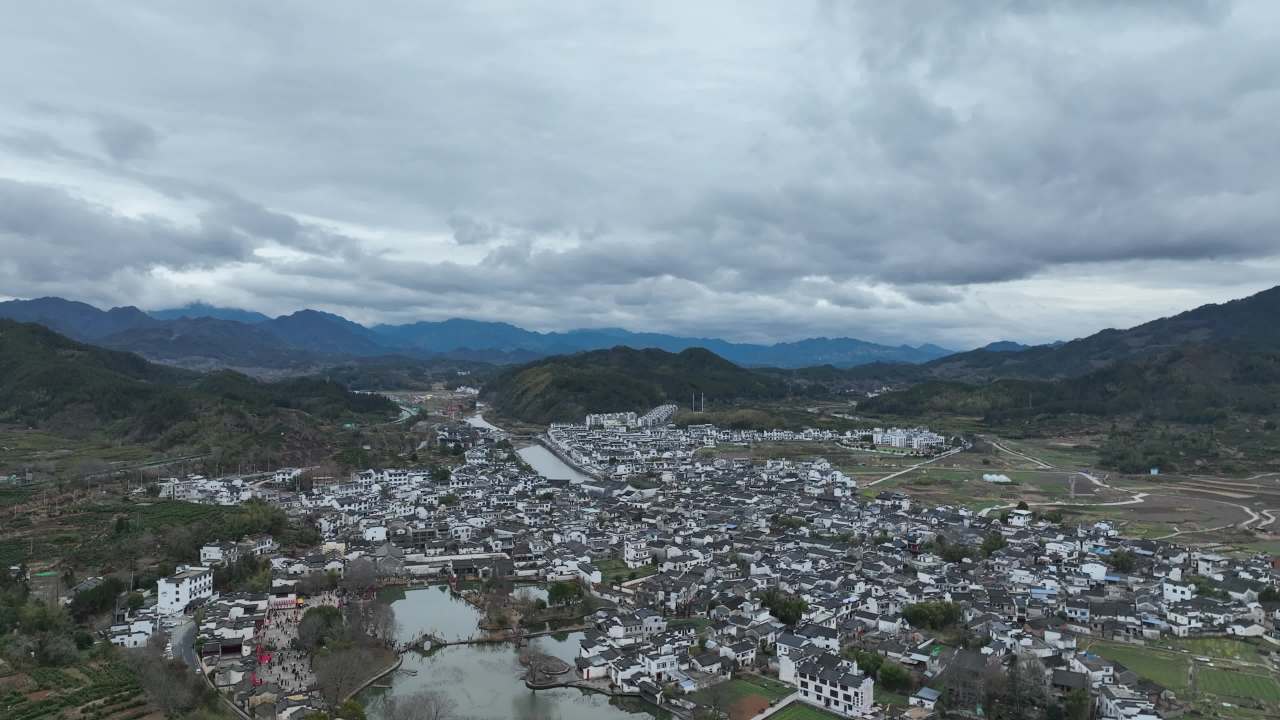 4K航拍安徽呈坎村风光 2