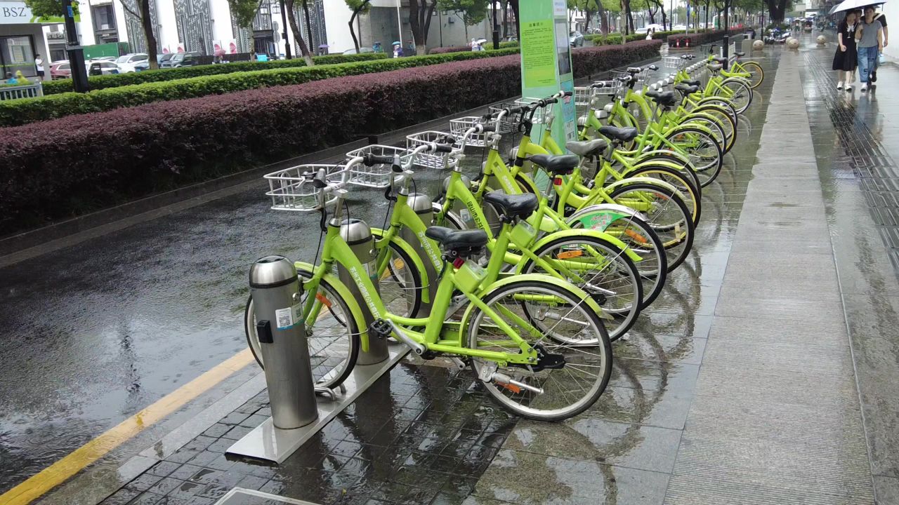 江苏苏州下雨素材实拍