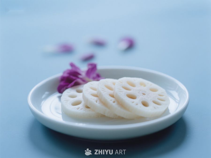 莲藕切片与紫色花朵的清新组合 246