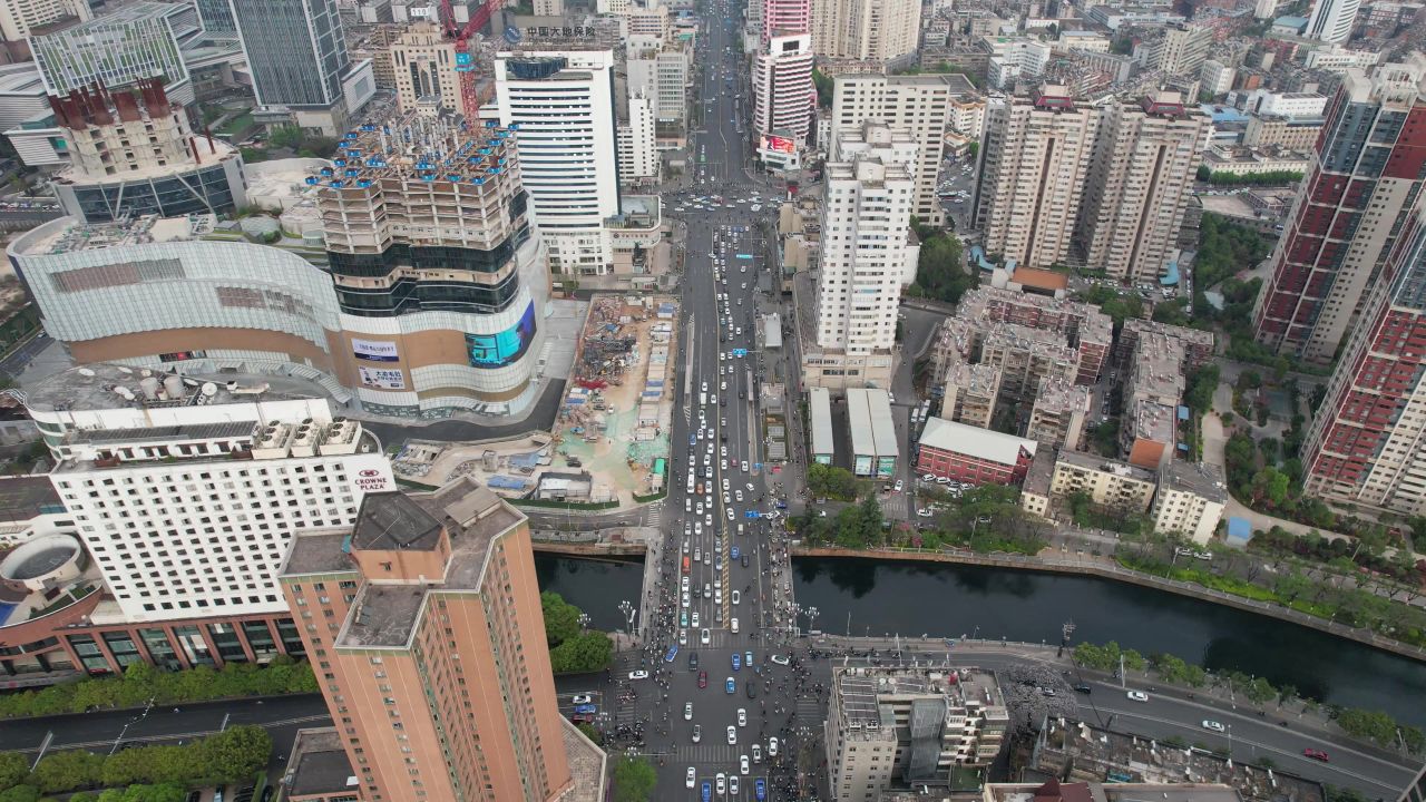 昆明城市拥堵交通航拍