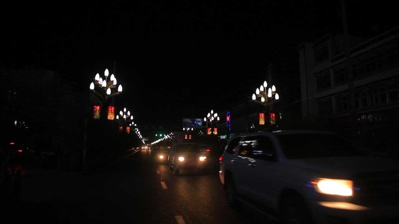 狮泉河镇的夜晚