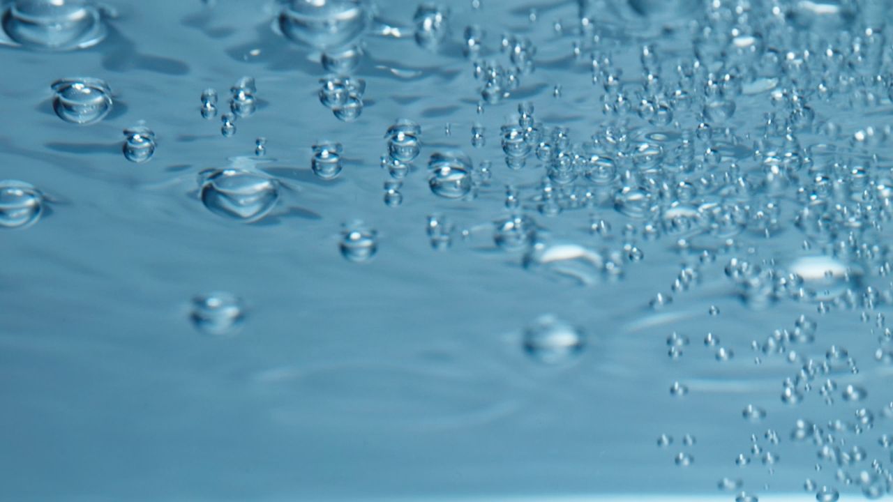 纯净水自来水淡水资源水花波浪升格慢镜头 11