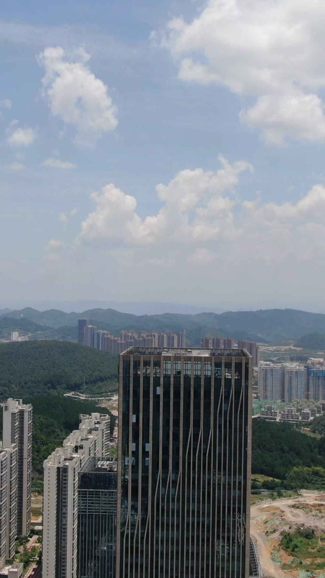 城市航拍贵阳金融城竖屏