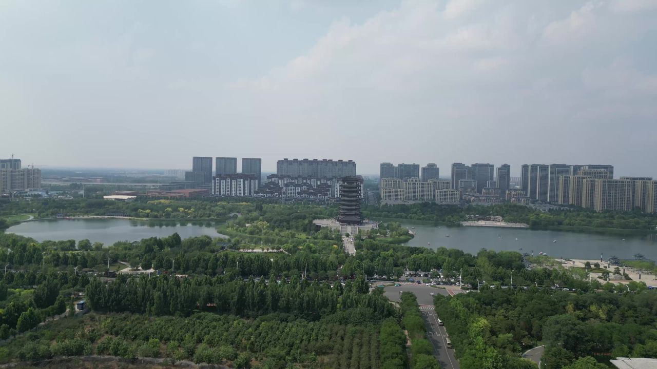  航拍山东淄博齐盛湖公园海岱楼