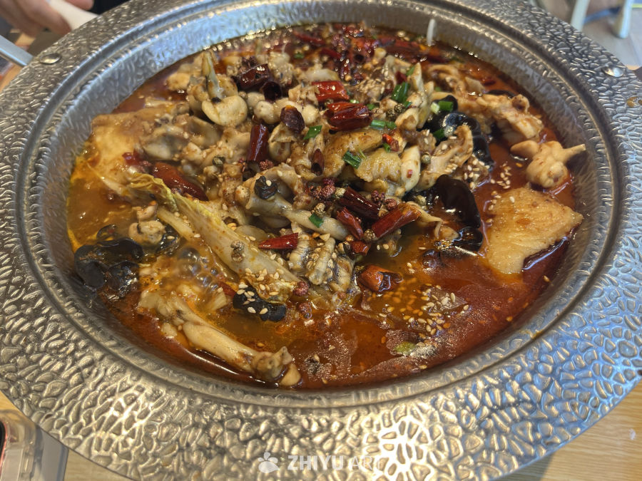 麻辣蛙肉锅
