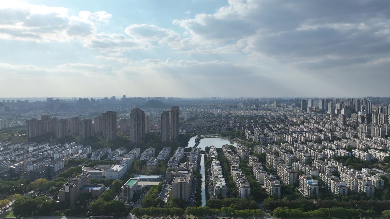 4K航拍昆山城市建筑风光大景 3
