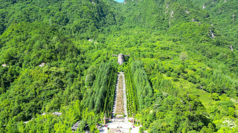 航拍湖北神农架神农坛5A景区