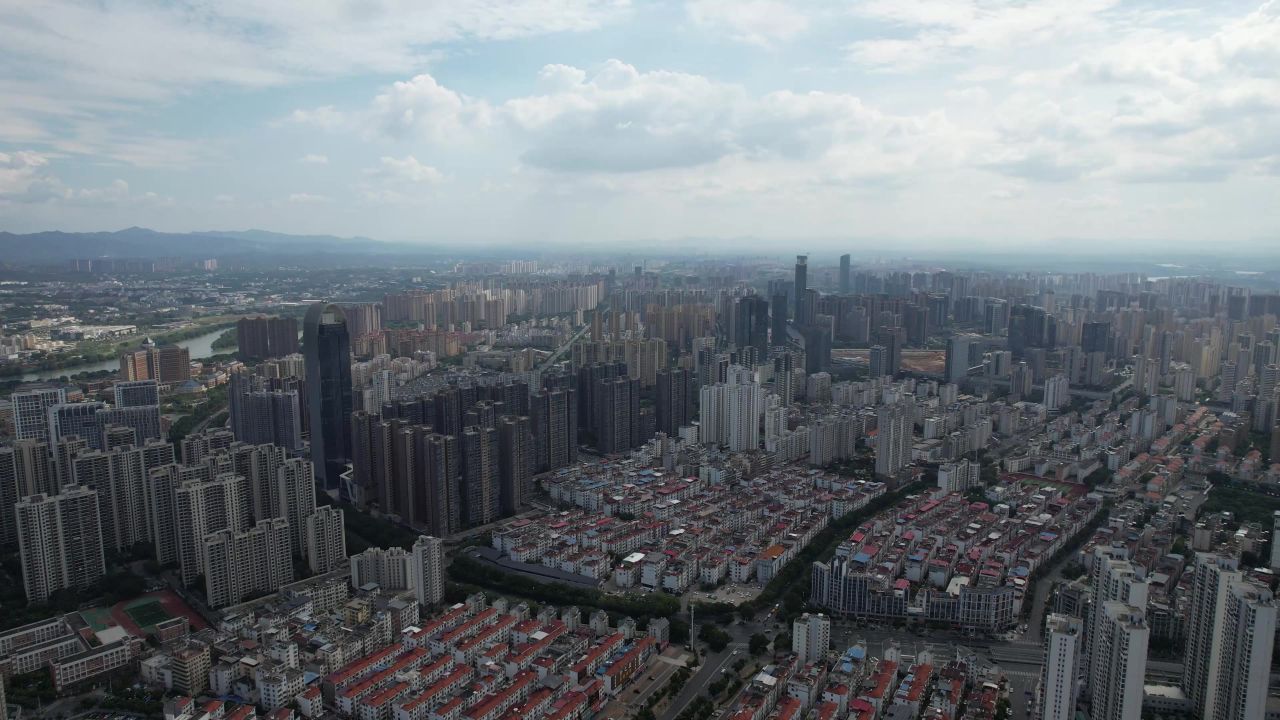 江西赣州城市蓝天白云城市大景全景航拍 