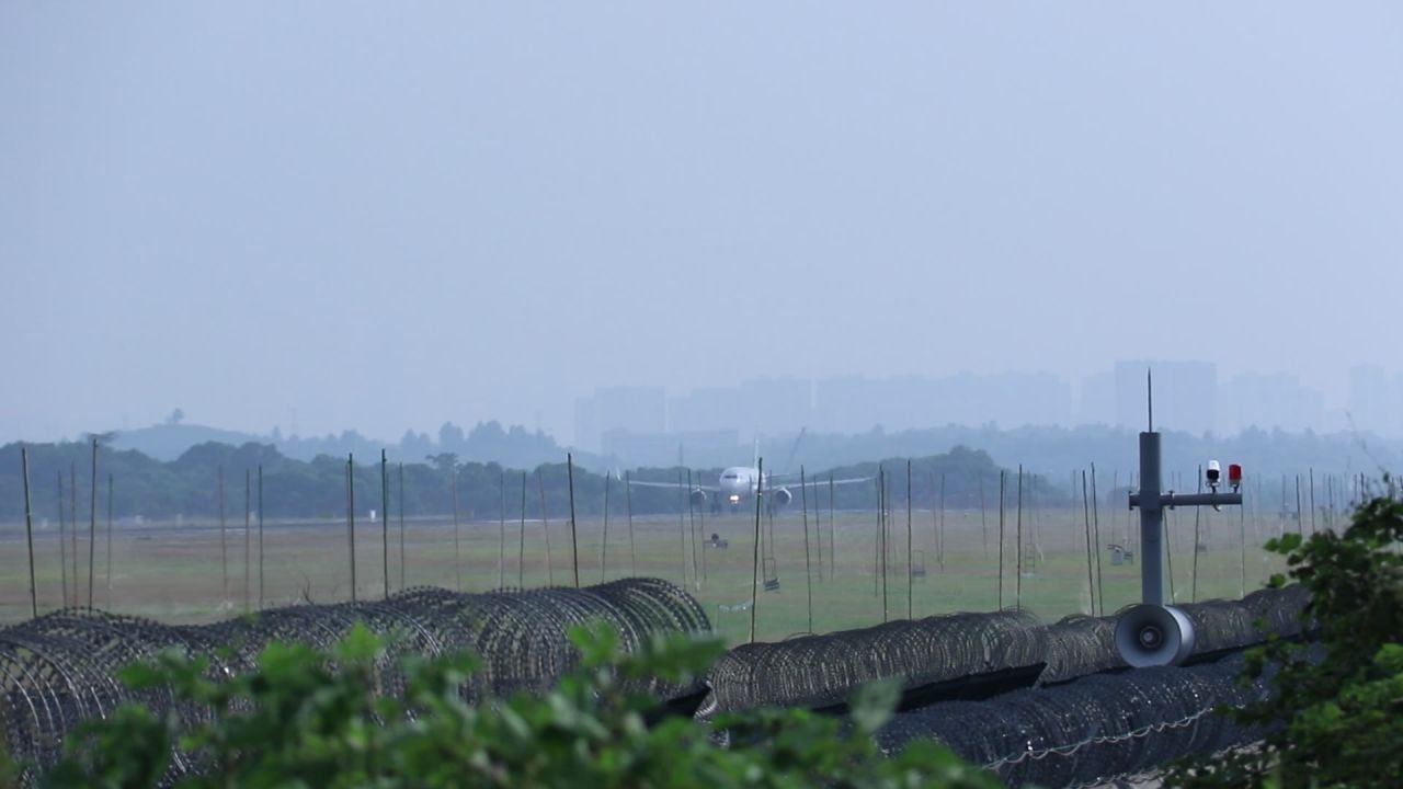 南昌昌北国际机场春秋航空飞机起降
