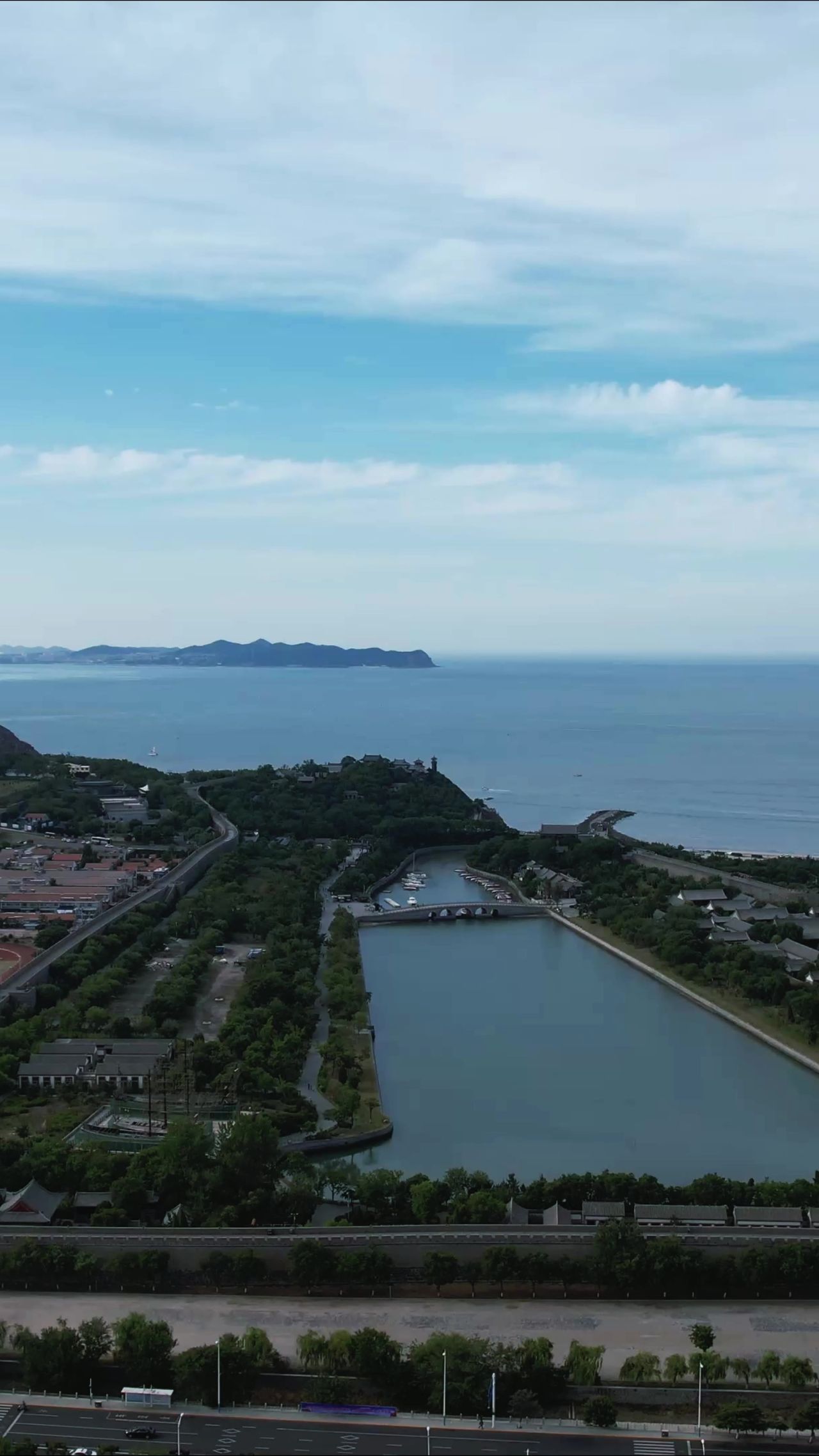  山东烟台蓬莱阁竖屏航拍