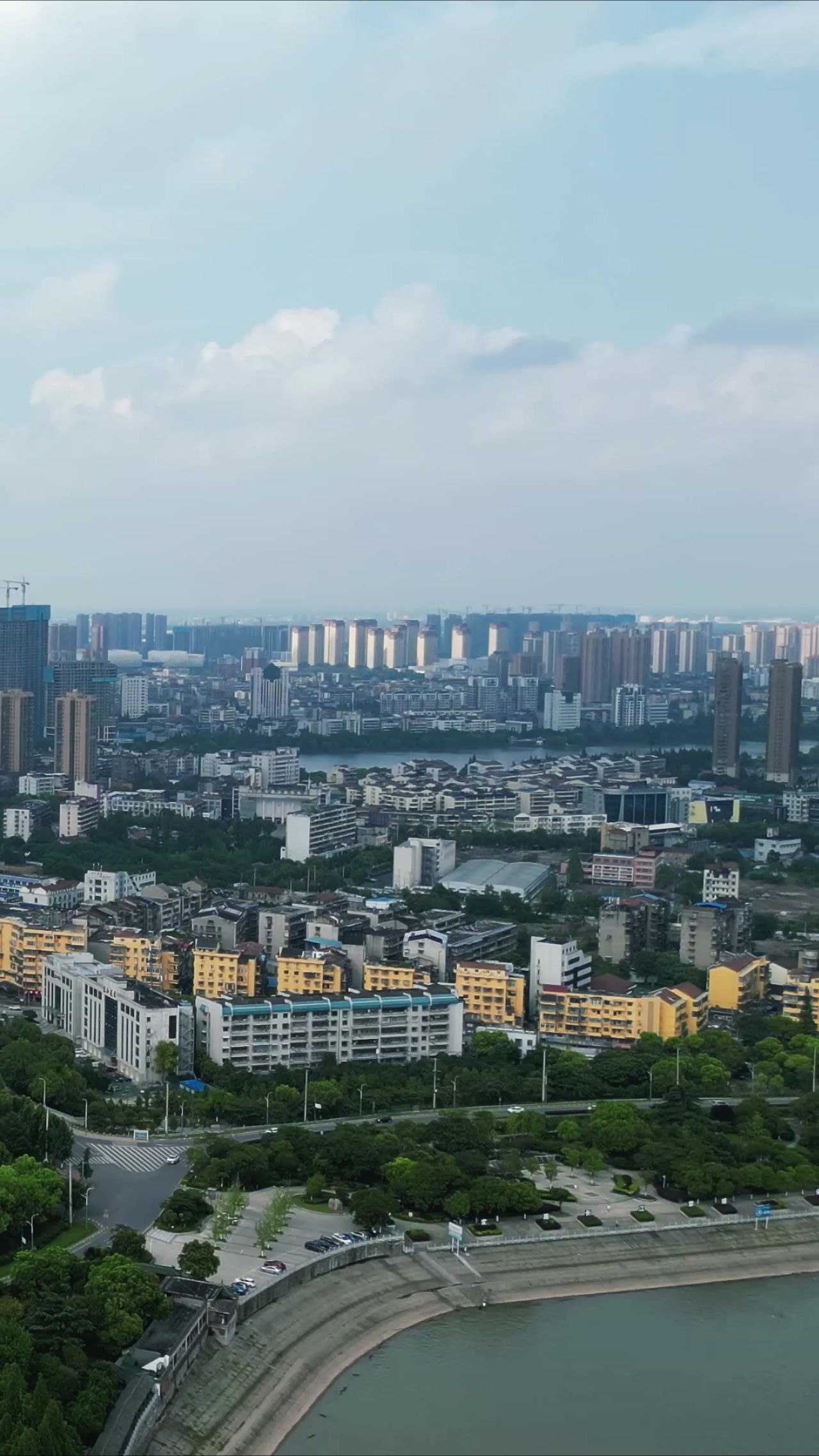 湖北荆州城市风光竖屏航拍